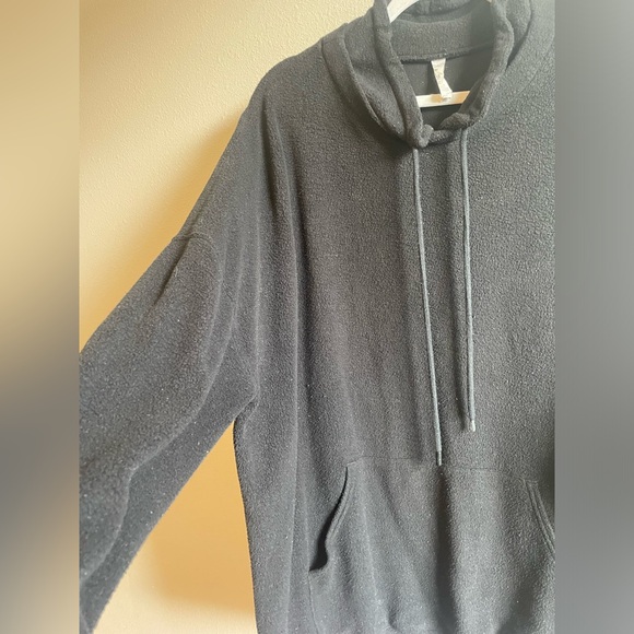 Alo Black Tranquil Polar Fleece - Picture 5 of 7